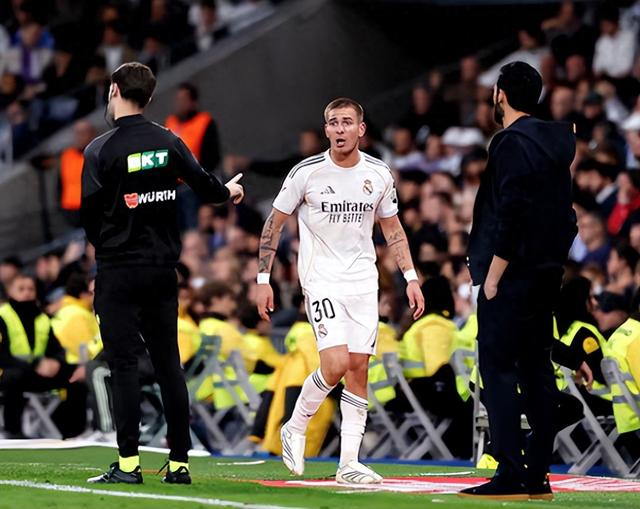 开云app安全认证-6场仅出战42分钟！皇马18岁前锋又沦为替补 骂裁判禁赛2场|马斯坦托诺|马卡报|巴黎圣日耳曼|皇家马德里|阿韦洛亚_新浪体育_新浪新闻